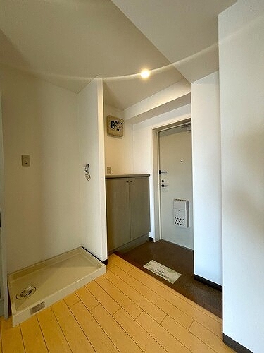 ライオンズマンション西が丘南 室内からの玄関　※2023年3月撮影の写真