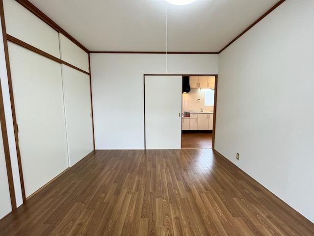 エステート山崎 洋室