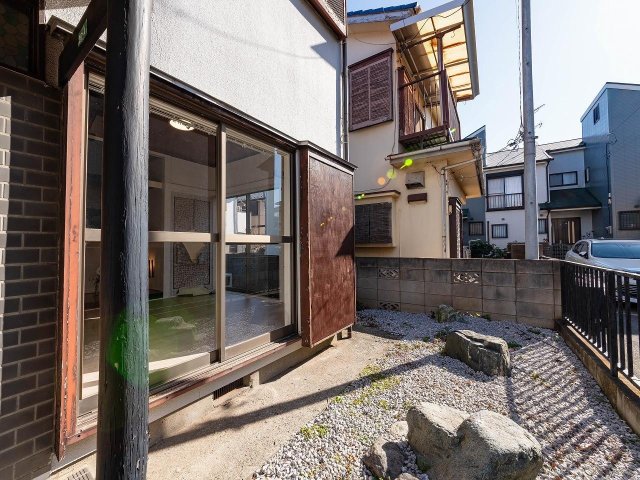 ペットと暮らす田喜野井戸建 落着く雰囲気の庭です。プランター家庭菜園もお楽しみ頂けます。