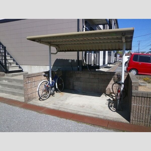 セント・トーマス 駐輪場