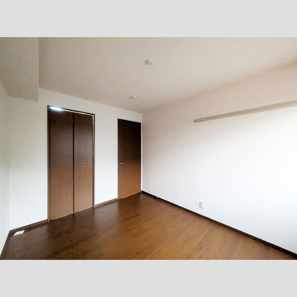 ウィルモア桜町102号室 洋室