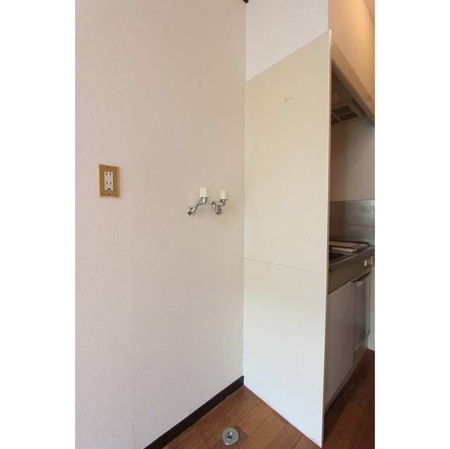 ティアラ湘南辻堂102号室 洗濯機置き場