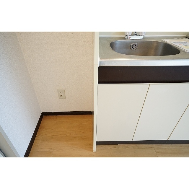 ダイヤモンドレジデンス南大塚0201号室 冷蔵庫スペース