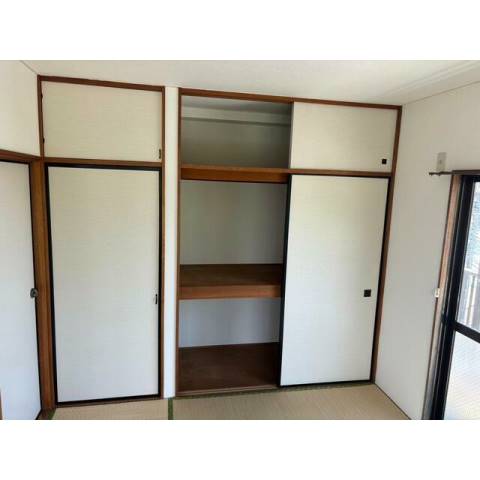 岩隈ハイツ２号3階 収納