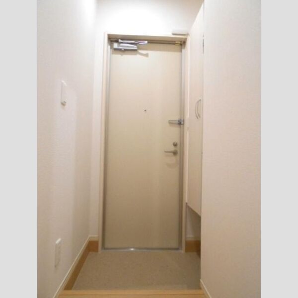 リクライン102号室 玄関