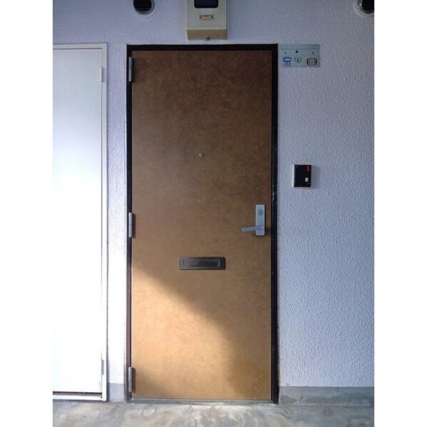 スカイコート立川第3 玄関