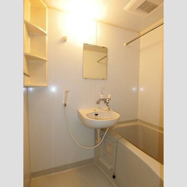 学遊館111号室 浴室