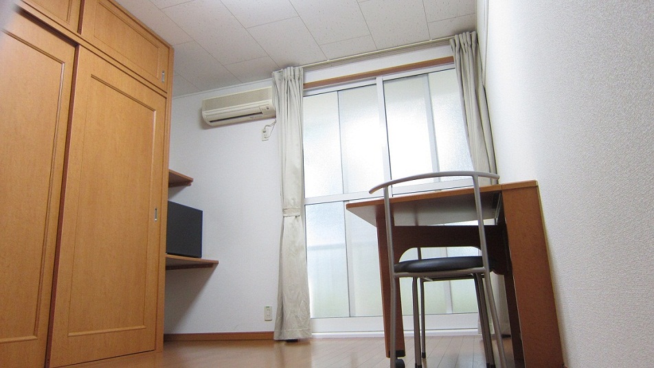 レオパレスプランタン リビング