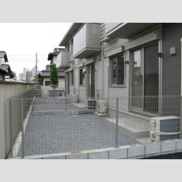 アムール花崎103号室 1階専用庭