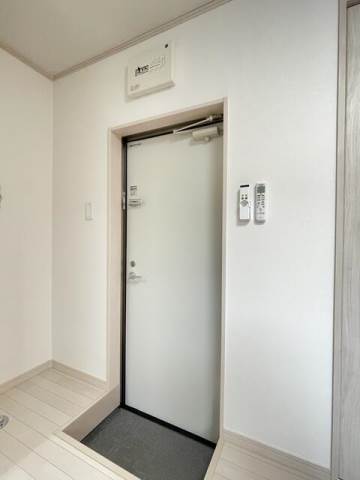 イルビラージュ平和台2階 玄関