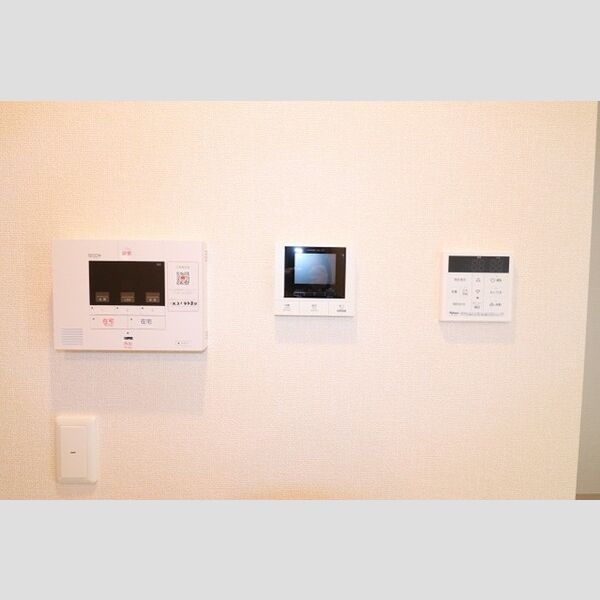 アベニール207号室 SECOMのセキュリティシステム&モニタ付きインターホン