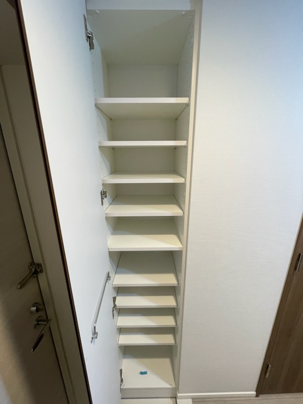 ガーラ・ステーション川崎久地2階 収納