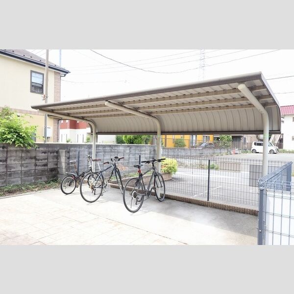 ブルームⅦ 屋根付き駐輪場