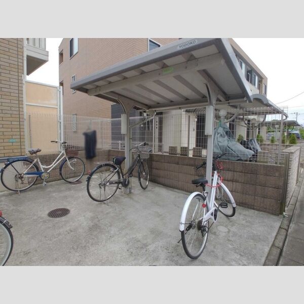 シャングリラ 周辺