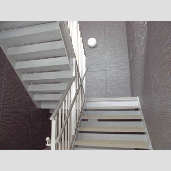 ロータスコート 階段