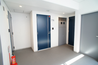 リブリ・ラピスラズリ川崎3階 廊下