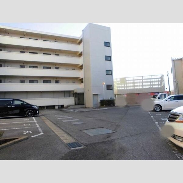 カーサフィオーレ 駐車場