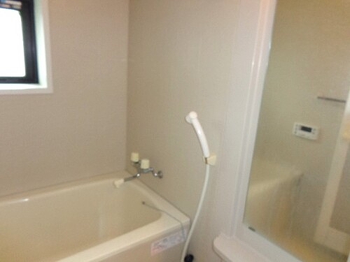 リヴィエルバーグ西大島 浴室　同タイプ別部屋2018年6月撮影