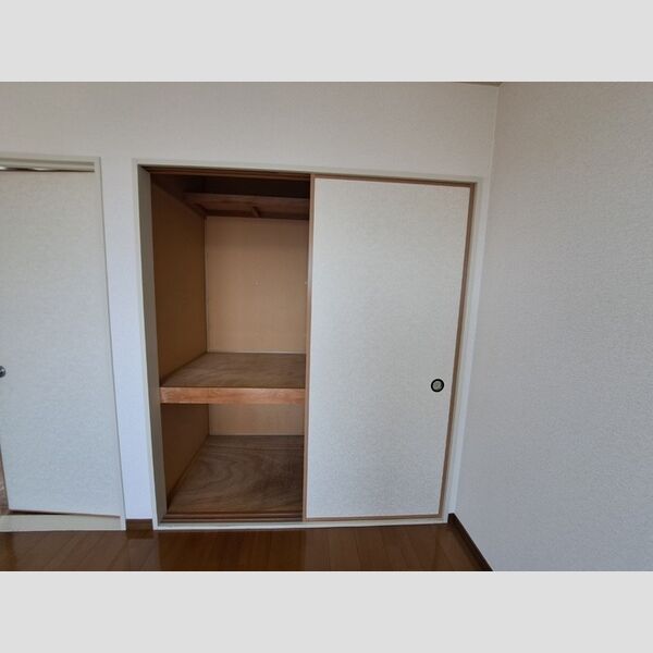 サンロイヤル 収納