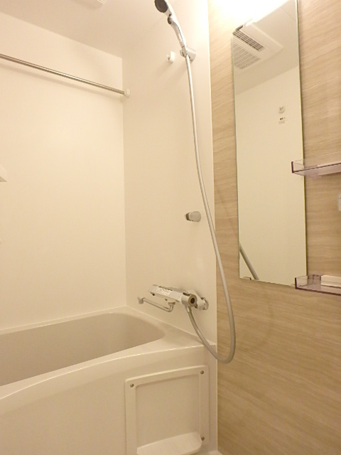 ガーラ・グランディ横浜鶴見11階 日々の暮らしに欠かせないお風呂です