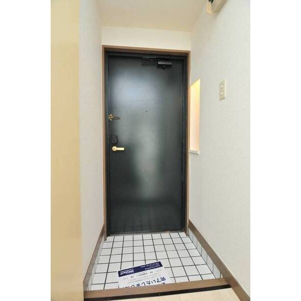 東が丘ハイツ0102号室 玄関