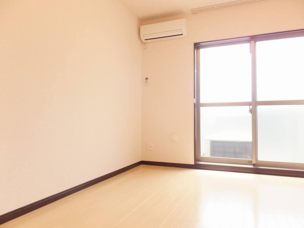 レオネクストパトリア １階居室はフローリング仕様です。