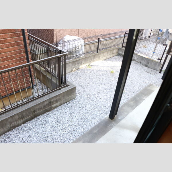 ヴィラ ラフィーネ102号室 テラス