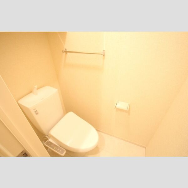 アルビネス東十条201号室 トイレ