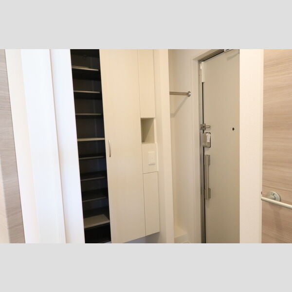 フラーリッシュ203号室 トールシューズBOX