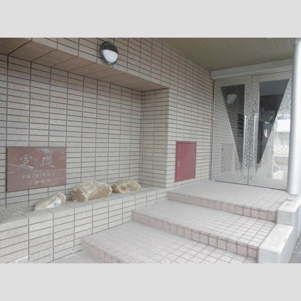 ロイヤルティアラ エントランス