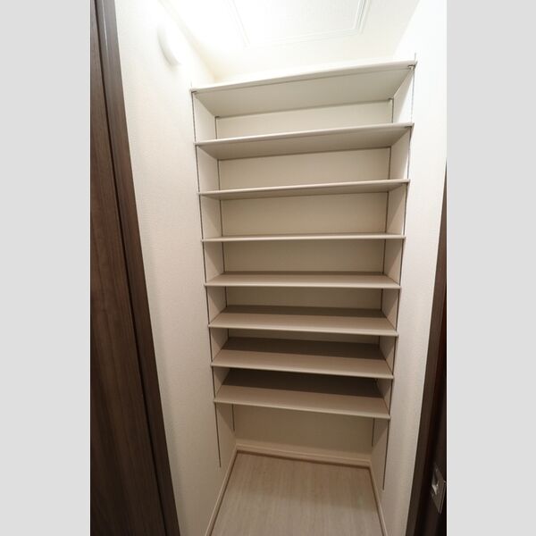 セレスティア白鳥304号室 シューズクローク