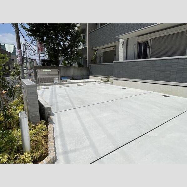 レグルス105号室 駐車場