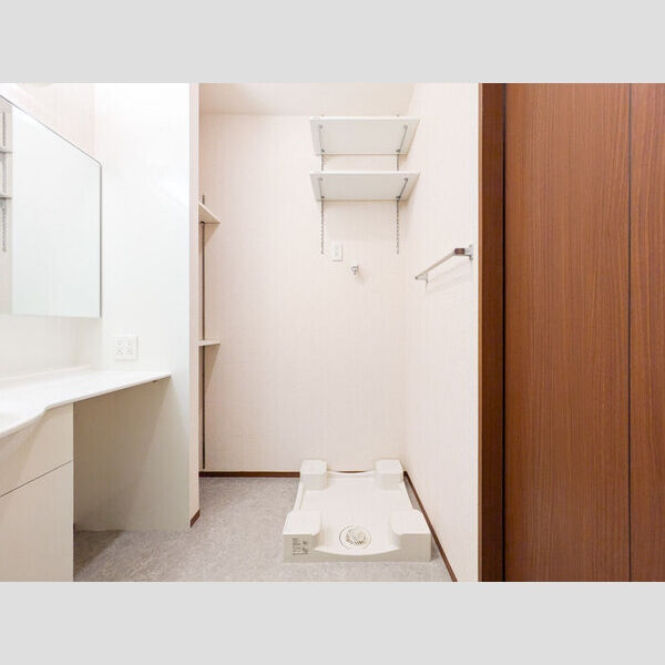 アゼリアコート　Ⅲ102号室 洗濯機置き場