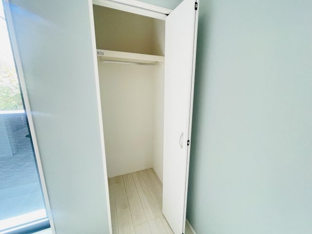グラトゥーイト1階 洋室5帖