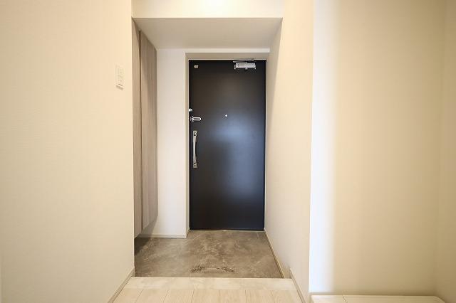 LIMERESIDENCE KITAMATSUDO 玄関