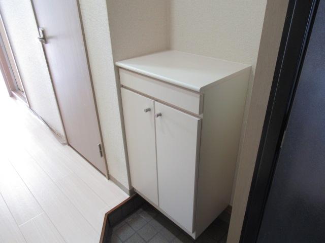 コンフォース喜 玄関