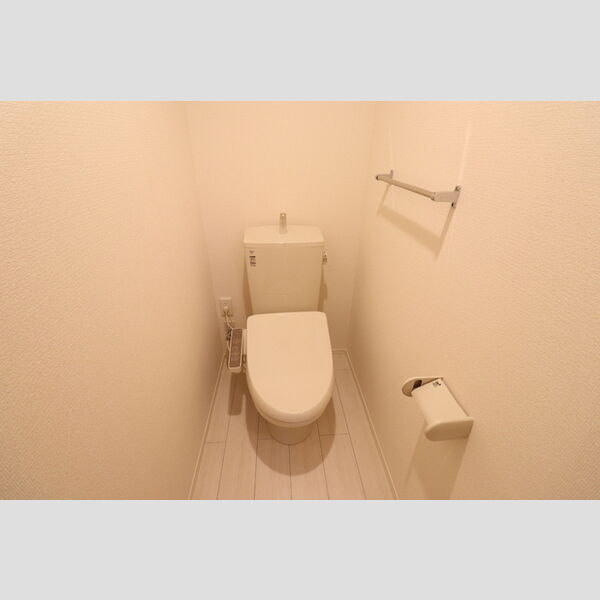 レーヴ・シェソワ106号室 温水洗浄暖房便座トイレ