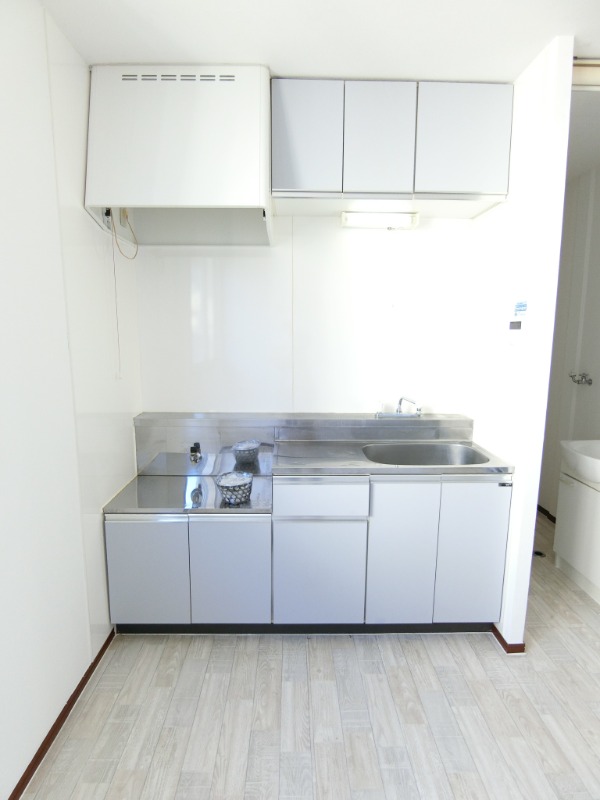 グリーンターフ三山 収納もたっぷりあるキッチン