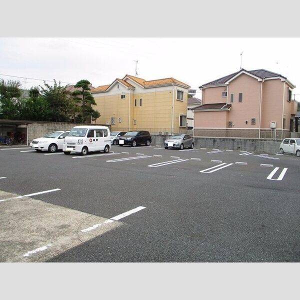 ソレイユⅠ 駐車場