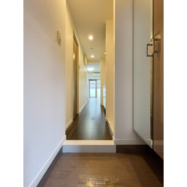 ルクレ西新宿 玄関