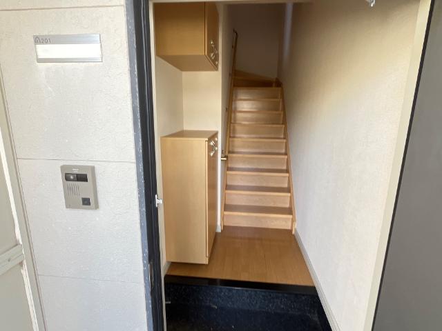 サンタプレイス201号室 玄関