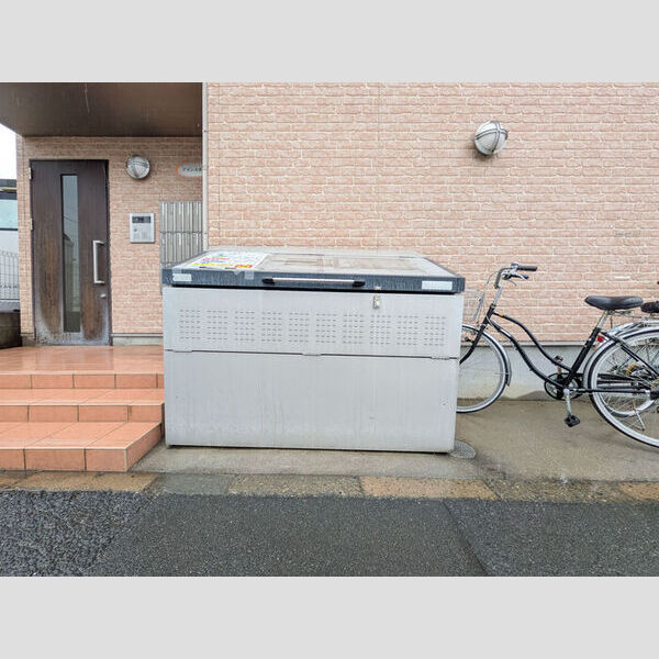 アインス水元203号室 ゴミ置場