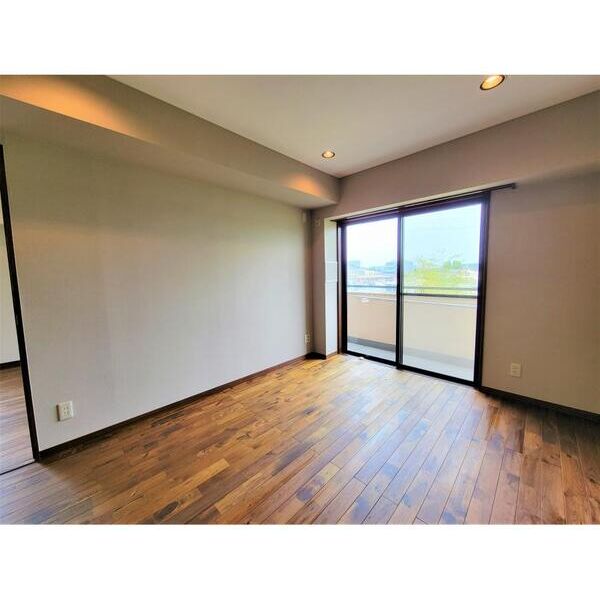 綾東ヴィレッジ弐番館 リビング