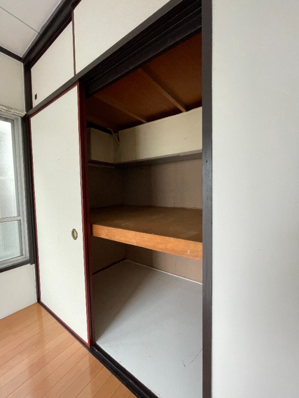 第二東長崎マイコーポ2階 収納
