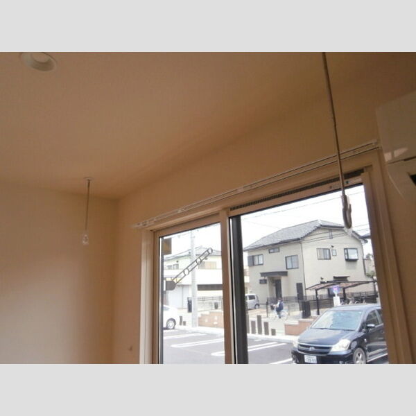 ラ・ゼルコバ101号室 室内物干し