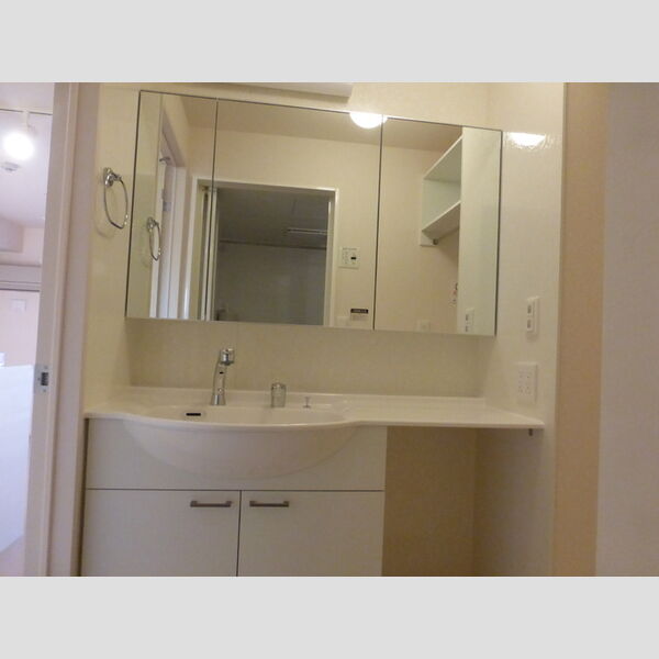 コリーヌオッツ203号室 洗髪洗面化粧台