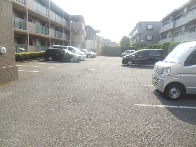 フェ・リーク0202号室 駐車場