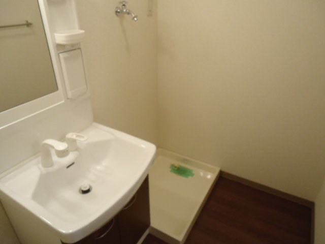 ラベンダー湘南205号室 洗濯機置場