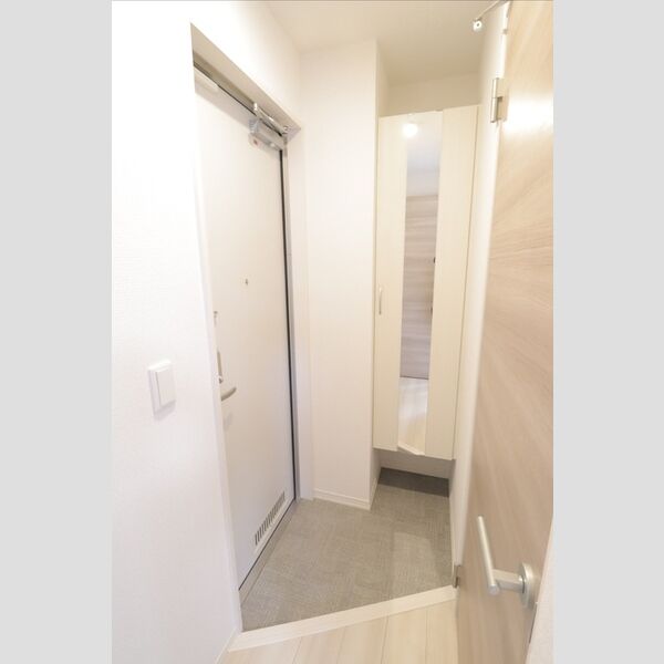 コリーヌヴェール日進 玄関