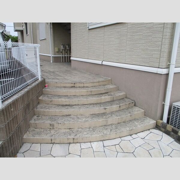 アンソレイエ　西館 エントランス